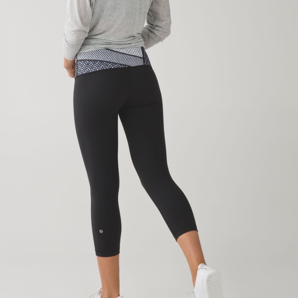 GUC Lululemon Wunder Under Crop III *Full-On LuonBlack/Dottie Eyelet White BLK - Picture 3 of 10